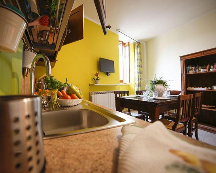 Palazzo Le Muse Apartments ベヴァーニャ エクステリア 写真